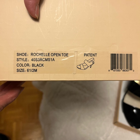 Used like new Michael Kores high heals - Picture 3 of 4